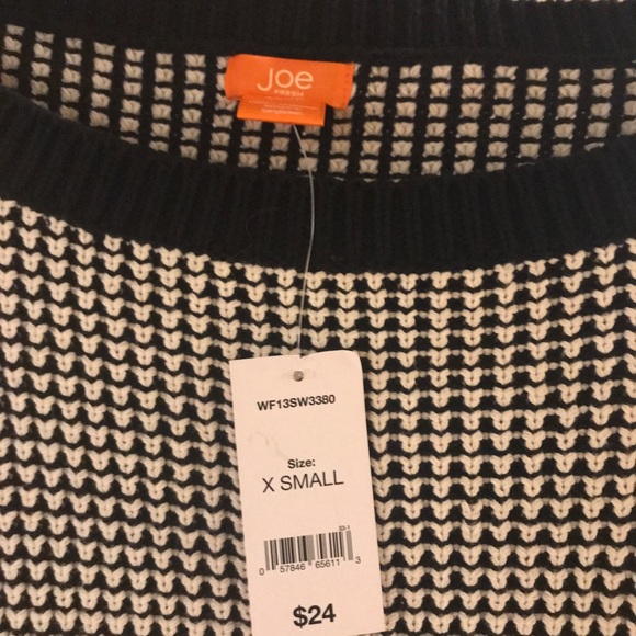 Black and White Pullover Sweater - Picture 2 of 11